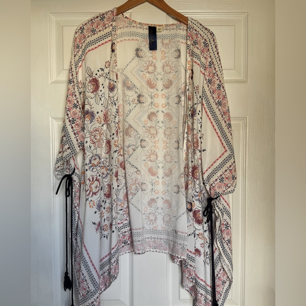 Francesca’s Blue Rain Floral Kimono